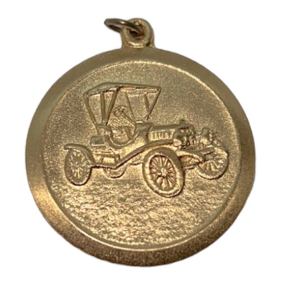 ANTIQUE OLD TIME CAR PENDANT MEDAL GOLD TONE VINTAGE